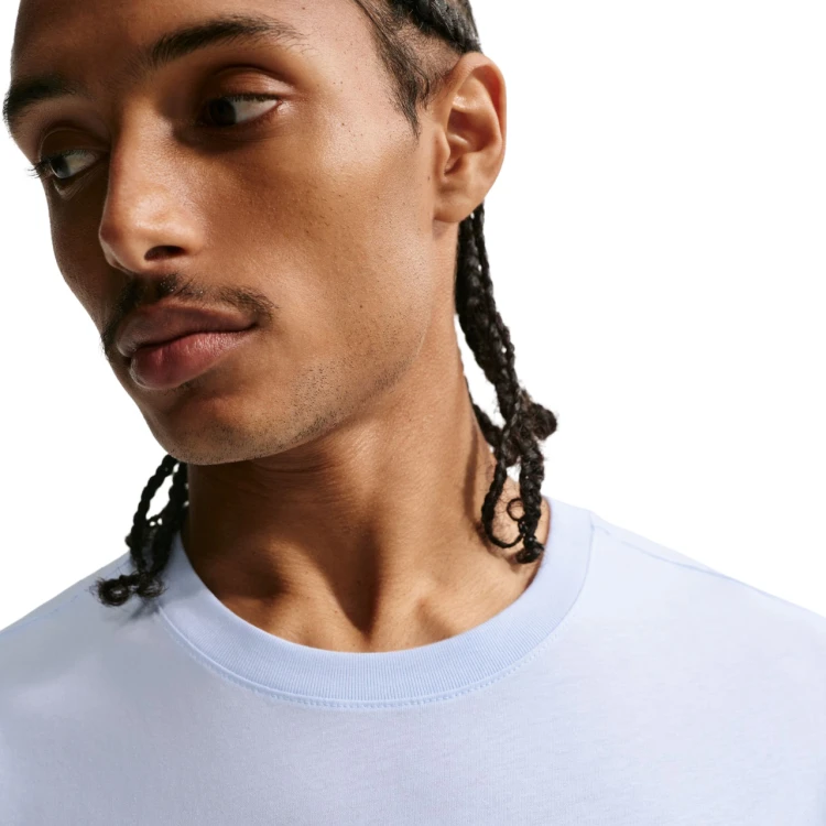 NIKE MĘSKA MŁODZIEŻOWA KOSZULKA T-SHIRT BAWEŁNIANA MAŁE LOGO AR4997-408